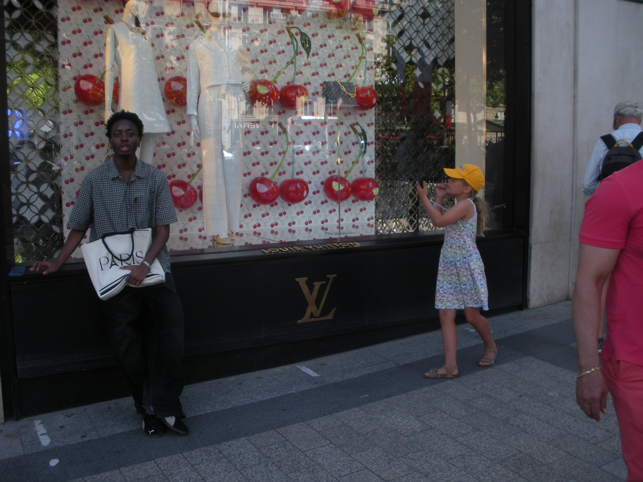 PARIS people SUMMER 25 photo